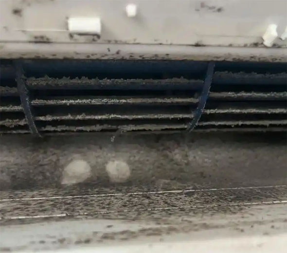 双柏空调吹的风有股烧焦味是怎么回事